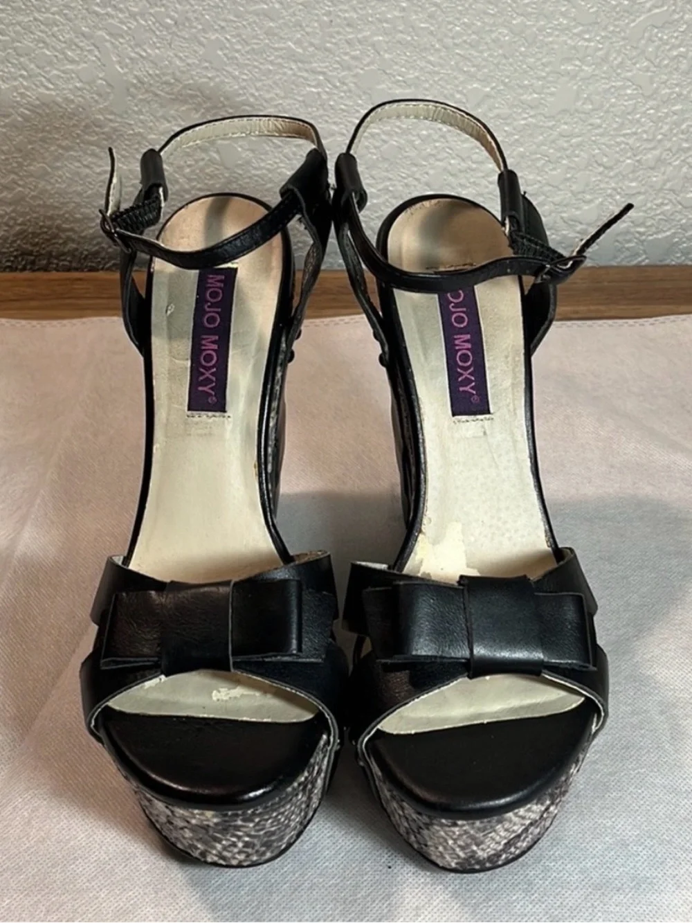 Mojo Moxy Sonny Python Snake Print Wedge Sandals Black Leather Bow Womens 7.5
